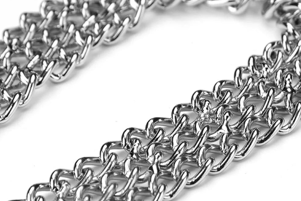 Chaîne chien argentée à maillons cubains bling