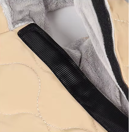 Manteau matelassé avec harnais intégré et doublure en polaire