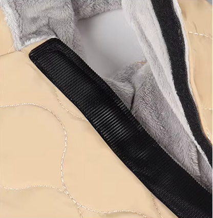 Manteau matelassé avec harnais intégré et doublure en polaire